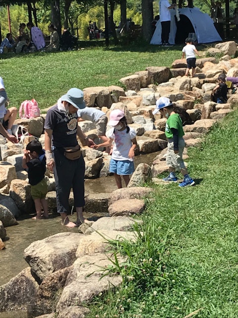 [Image1]和歌山県、四季の郷公園🍀子供達は楽しそうに川あそびです(^^)