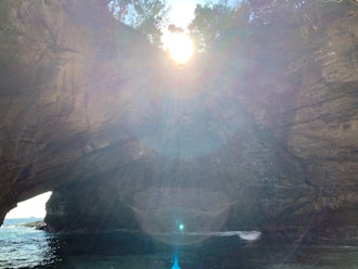[이미지1]촬영 장소는 시모다시의 류구 동굴.연인의 명소이자 하트의 모양을 볼 수 있는 장소로 유명하지만,바다의 색과 태양이 겹칠 때의 색도 아름답습니다.했다.