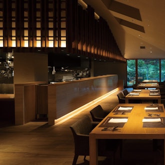 [Image1]We will introduce the restaurants and meals of Okujozankei Onsen Kasho Gyoen, a culinary inn that we