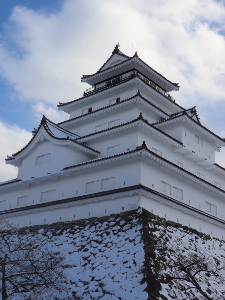 [Image1]This is Tsuruga Castle in Fukushima Prefecture!It was even whiter from the snow and it was beautiful
