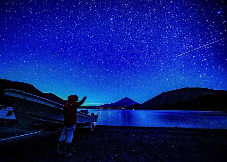 [Image1]Night view when camping in winter at Lake Motosu in Yamanashi Prefecture