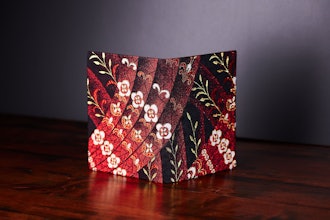 [相片1]【小江】西阵锦缎是一种奢侈的材料，已被用于上层阶级的服装。西阵编织是一种高级材料，已被用于贵族和武士等上层阶级的服装。