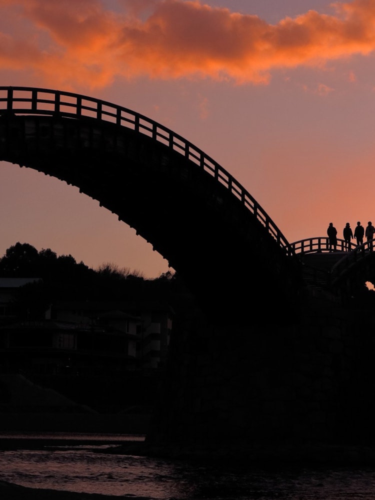 [Image1]Yamaguchi Prefecture is the Kintai Bridge in Iwakuni. The nails are made by kumiki without using a s