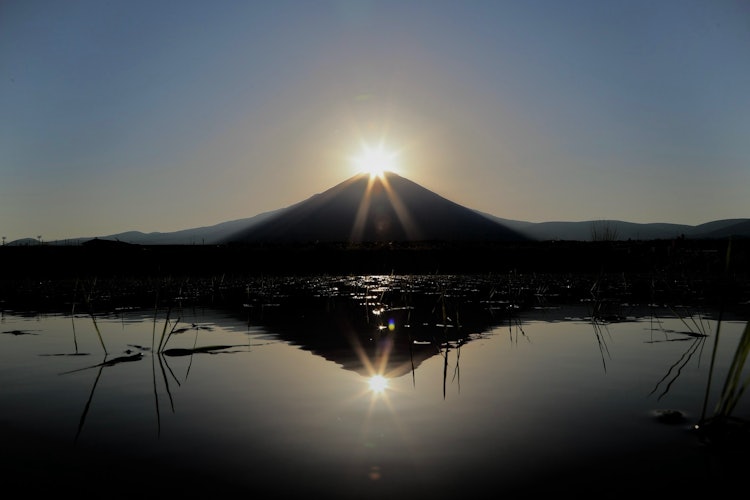 [Image1]At the end of G.W., you can see Diamond Fuji as the sun sets from the paddy fields of Gotemba City, 