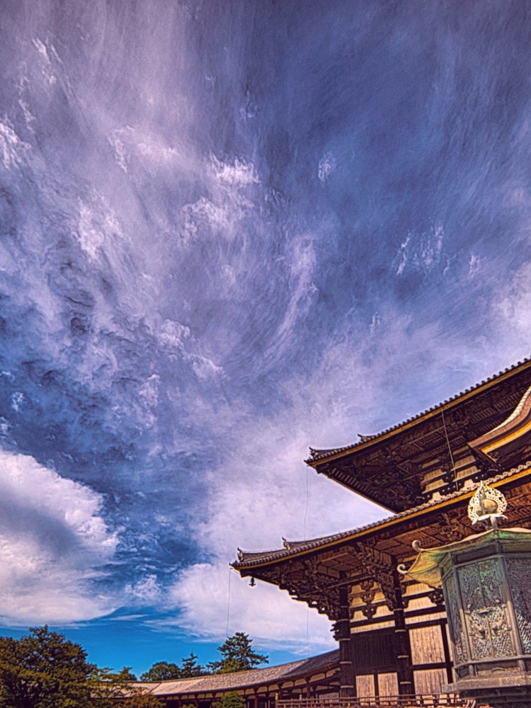 [이미지1]나라, 도다이지 사원 대불당. 하늘은 좋았다. 고대 일본.