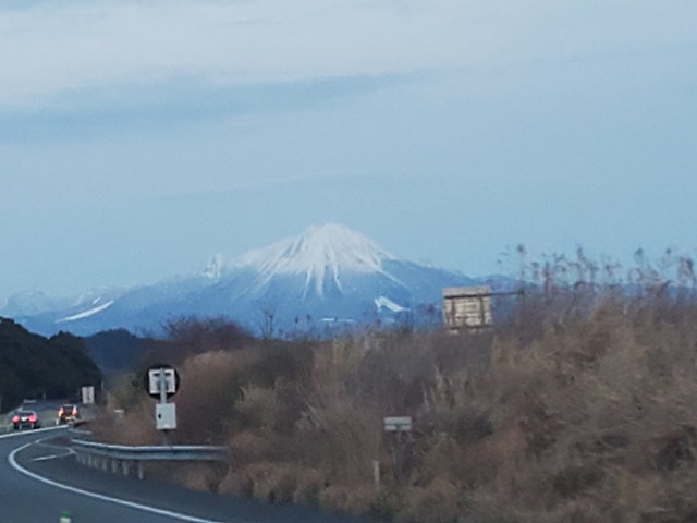 [Image1]A beautiful mountain that I took by chance! !!Not Mt. Fuji, but a mountain!!What a mountain of names