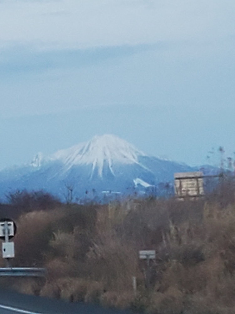 [Image1]A beautiful mountain that I took by chance! !!Not Mt. Fuji, but a mountain!!What a mountain of names