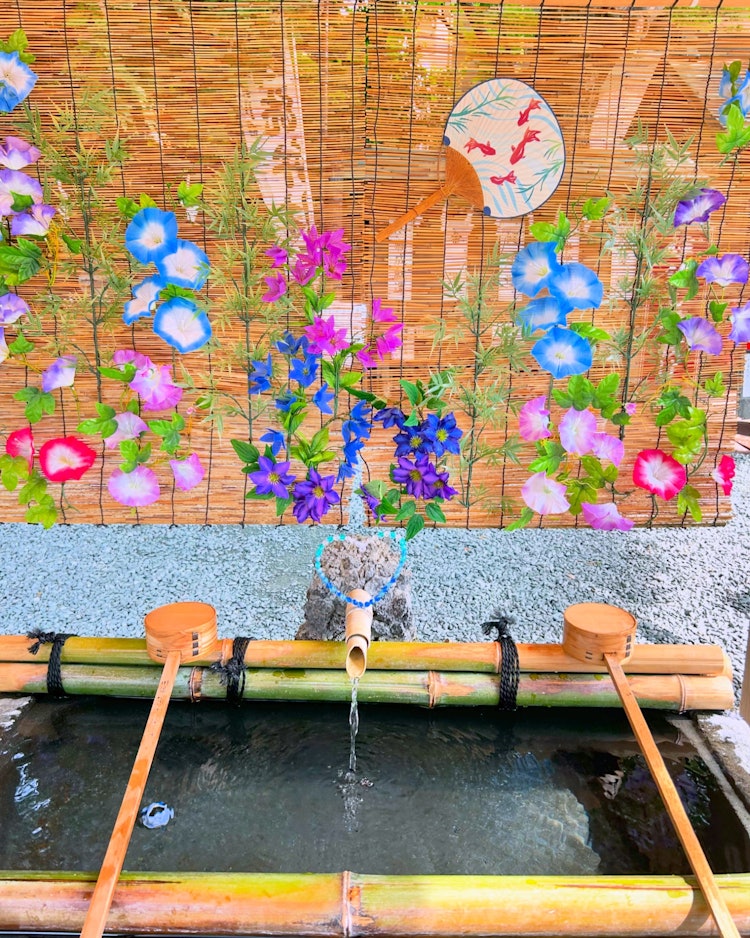 [画像1]今日は、仕事前に川越散策をしました。川越熊野神社の恋手水が、夏詣仕様になっていました。