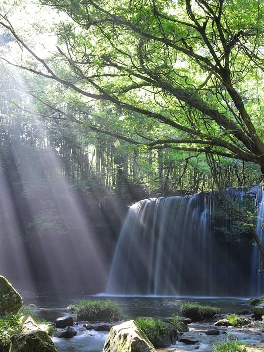 [画像1]熊本県の鍋ヶ滝と光芒！運がいいと朝日の光芒が見れる素敵な滝です！