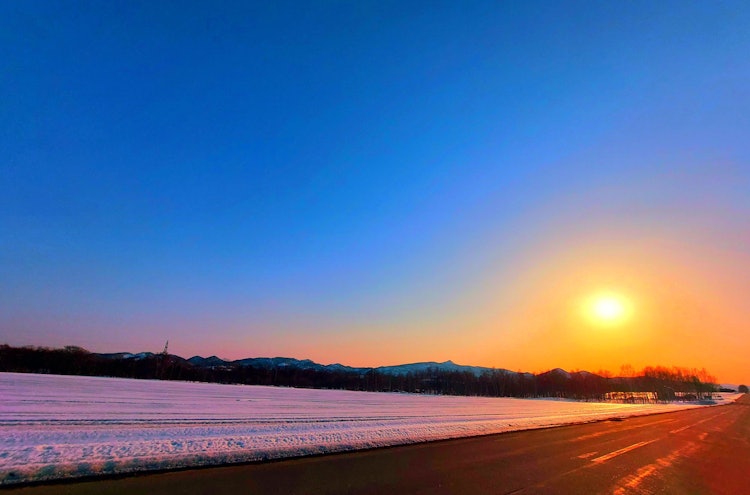 [Image1]Spring twilightSpring has finally arrived in the country of Kita!The snow on the roads has completel