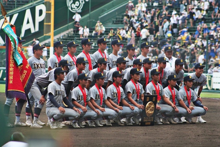 [画像1]📍阪神甲子園球場第104回全校高等学校野球選手権大会閉会式後の集合写真📷✨