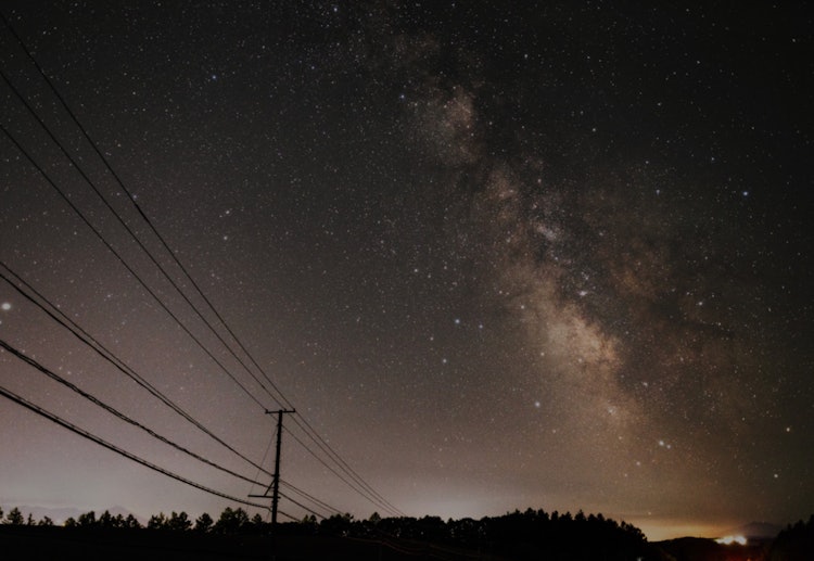 [相片1]从地球上升起的银河系拍摄于北海道美瑛拍摄日期是8月7日，正好是七夕。没有云，织姬和彦星能够安全地见面。*北海道的七夕将在一个月后的8月7日，因为它采用农历。
