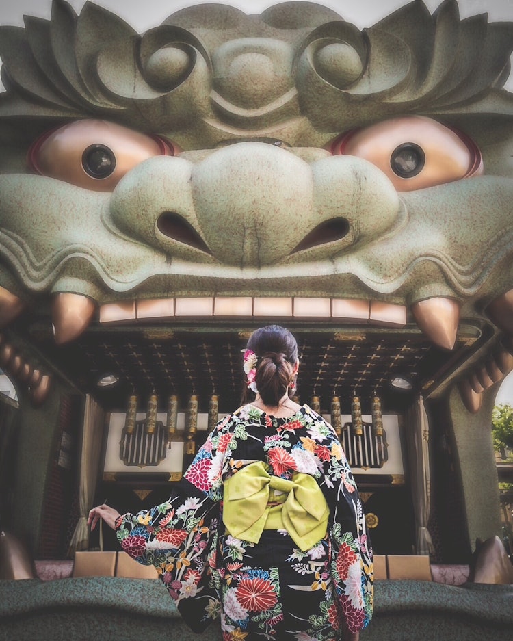 [相片1]大阪/难波八坂神社12米高的狮子厅当您近距离观看时，令人印象深刻！﻿吞下邪灵，招来好运似乎🙏✨有好运的好处﻿感觉像大阪一样影响力这是一个💕能量点