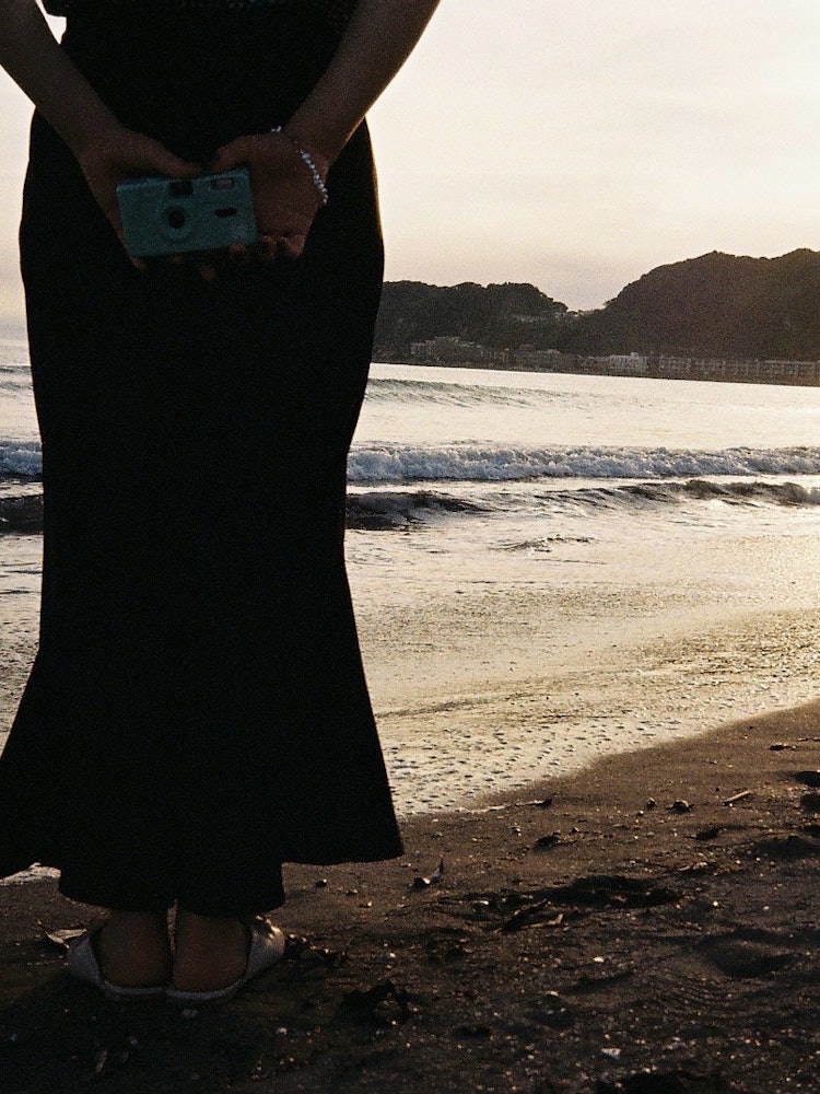 [Image1]I went to Yuigahama Beach in Kanagawa Prefecture to take pictures with a friend who likes film camer