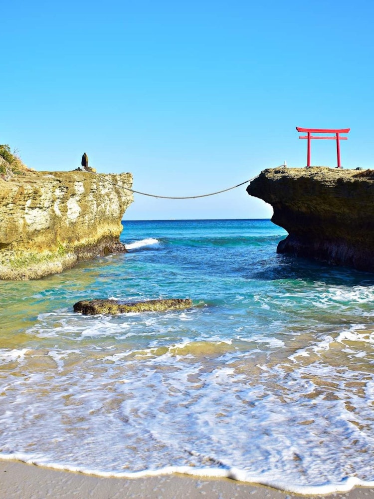 [Image1]Where nature meets with human devotion, a bridge of faith creates in between. Beautiful shirahama be