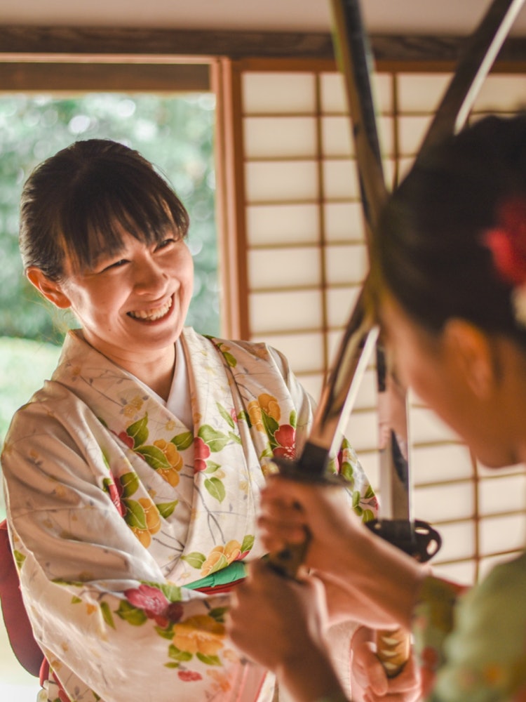 [Image1]Speaking of ancient Japanese costumes, kimonos!It's a kimono walk in the castle town of Kitsuki Cast