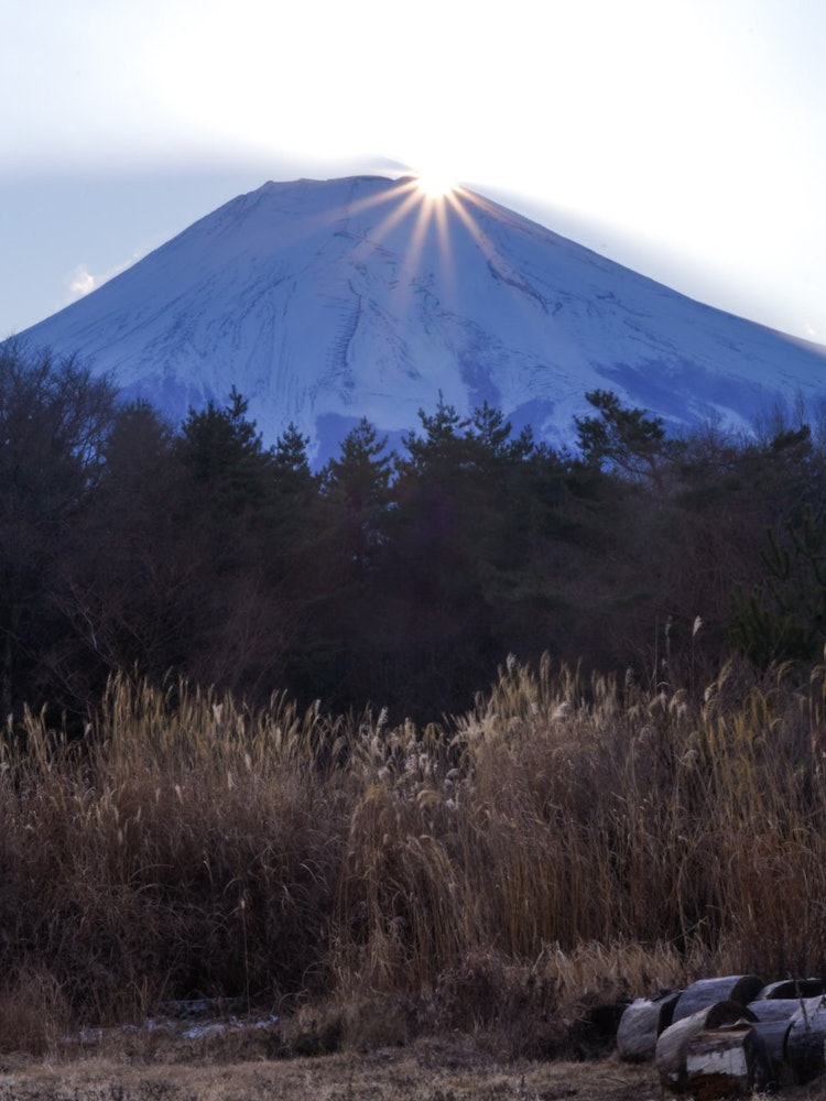 [Image1]This is Diamond Fuji at sunset in Fujiyoshida.