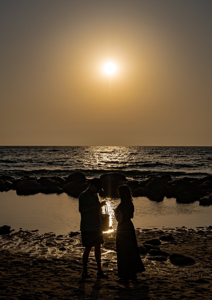 [相片1]在福岡縣糸島發現的一對夫婦。作為日落拍攝中的剪影。這是一個不錯的點綴。