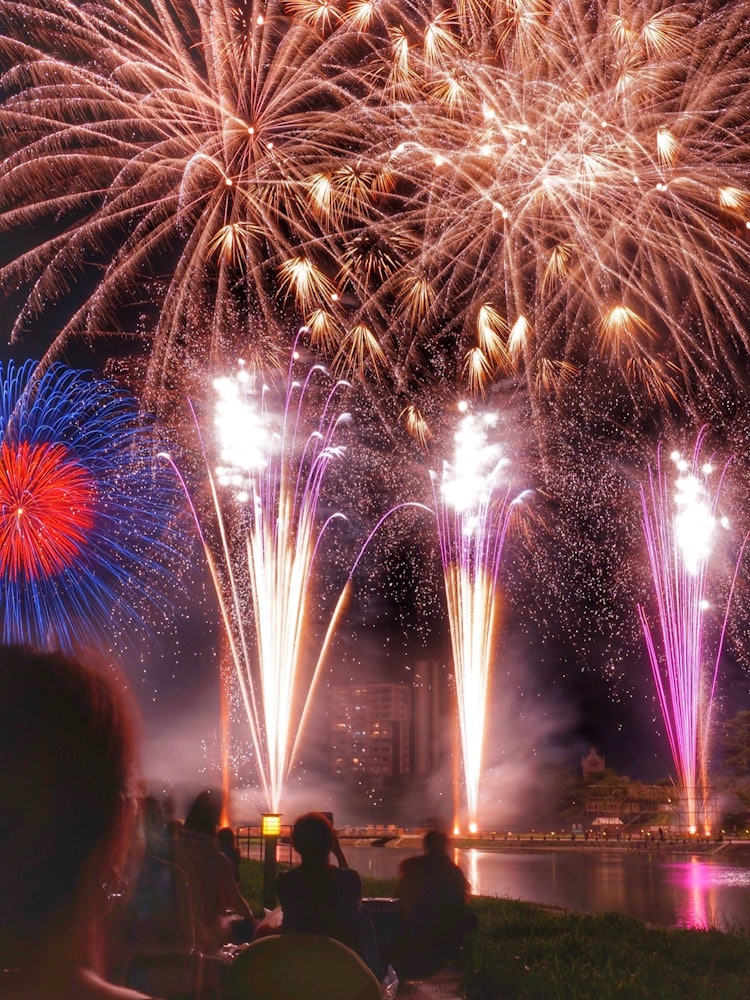 [Image1]The long-awaited local fireworks festival was held for the first time in three years. Although it wa