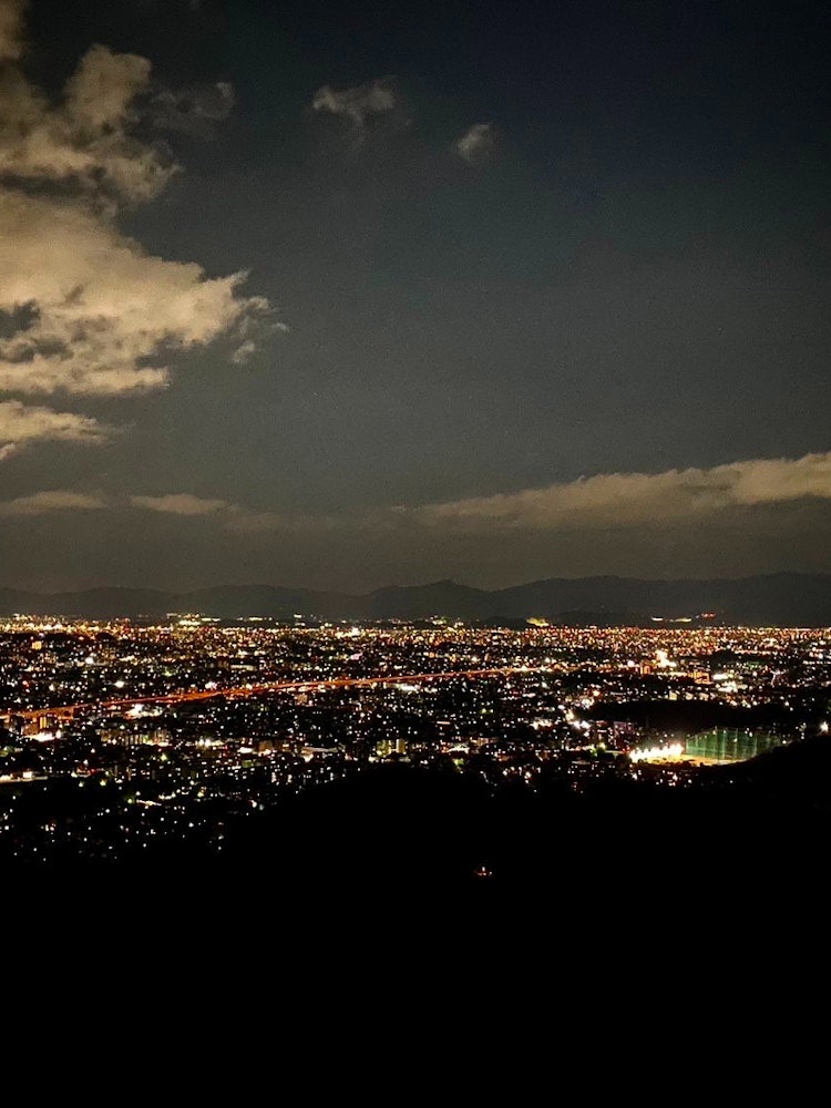 [Image1]Night view from the oil mountains in the southern part of Fukuoka City.It is a standard date spot fo