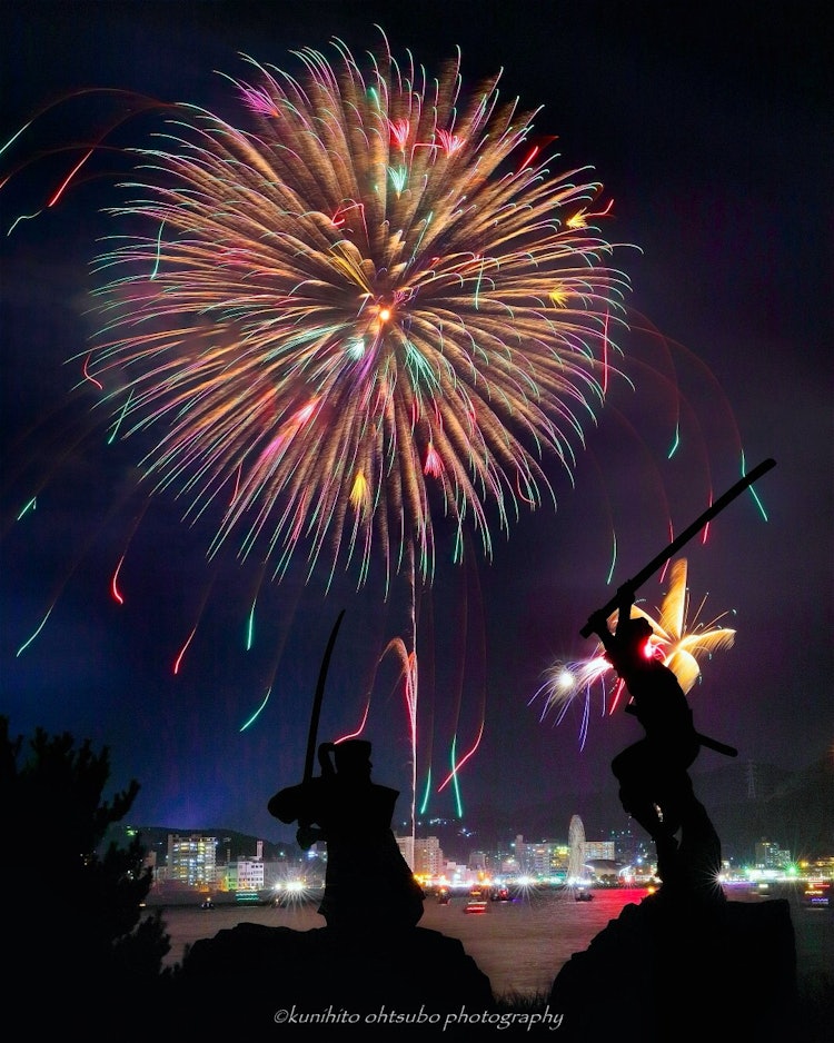 [画像1]「巌流島の決闘」location : 山口県下関市・巌流島＊～Ganryujima duel～Kanmon Strait fireworks display photographed on Gunry