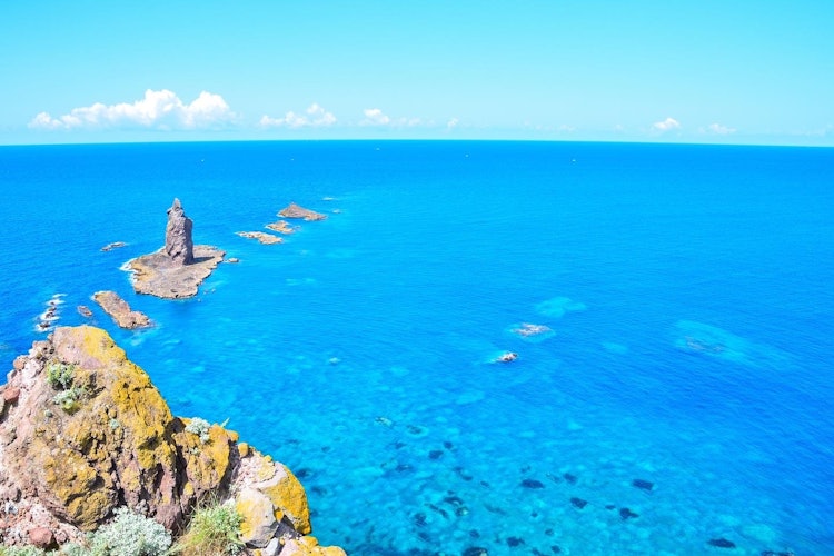 [画像1]📍北海道/神威岬周囲300度ほど水平線まで見渡すことができます。 海も綺麗で絶景です✨