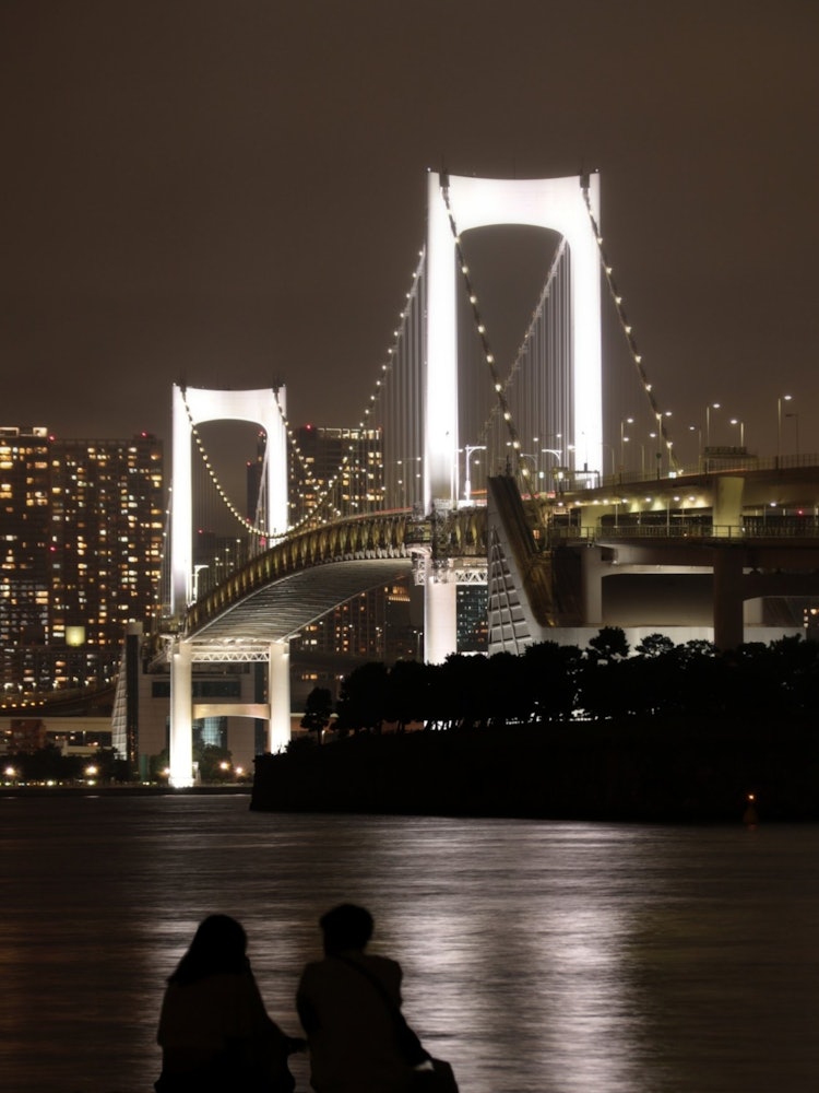 [Image1]Odaiba Seaside Park where many people gather.It is a place where the landscape and the thoughts of t