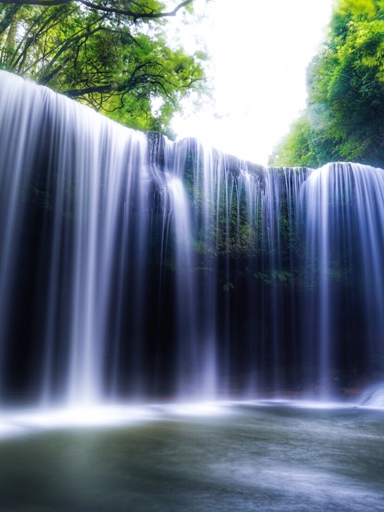 [Image1]This is Nabegataki Falls in Kumamoto.