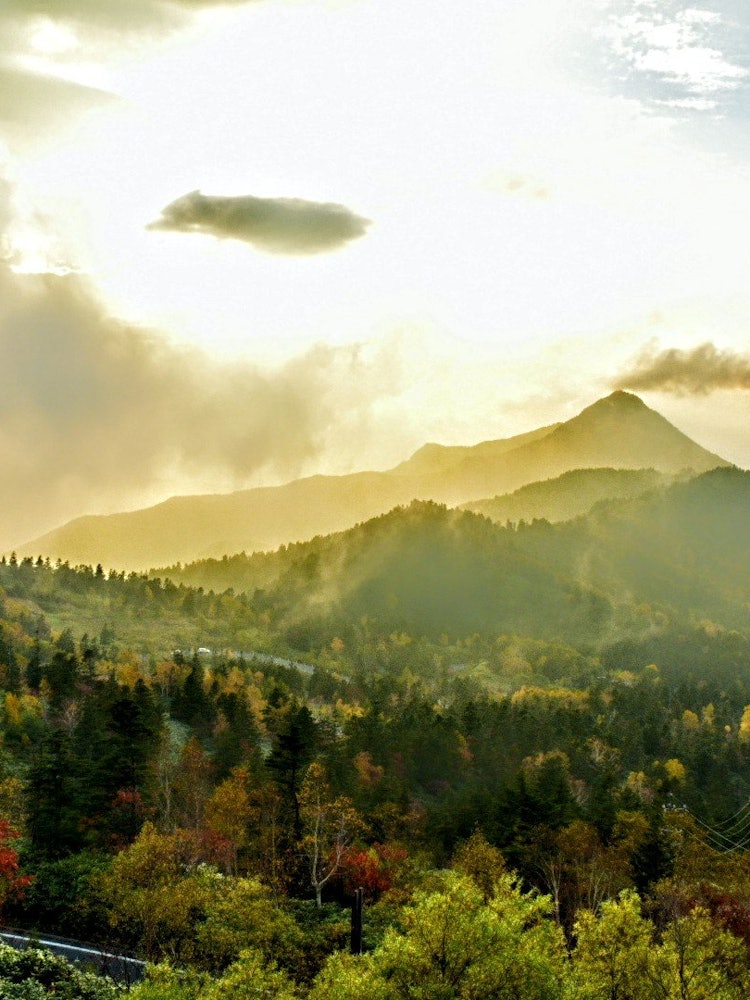 [Image1]I would say that it is a superb view of the sunset and autumn leaves of Shiga Highland in Nagano Pre