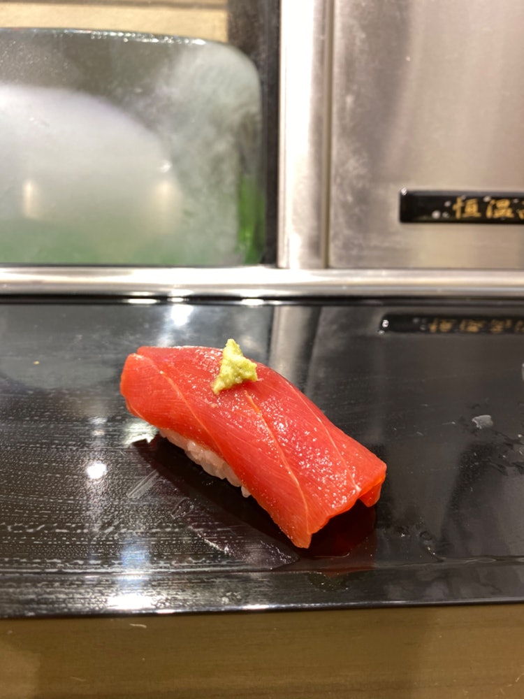 [相片1]豐洲市場的著名餐廳壽司大學 🍣由於有很多來自海外的客戶，店員可以根據需要說英語。我希望許多外國人來觀光。