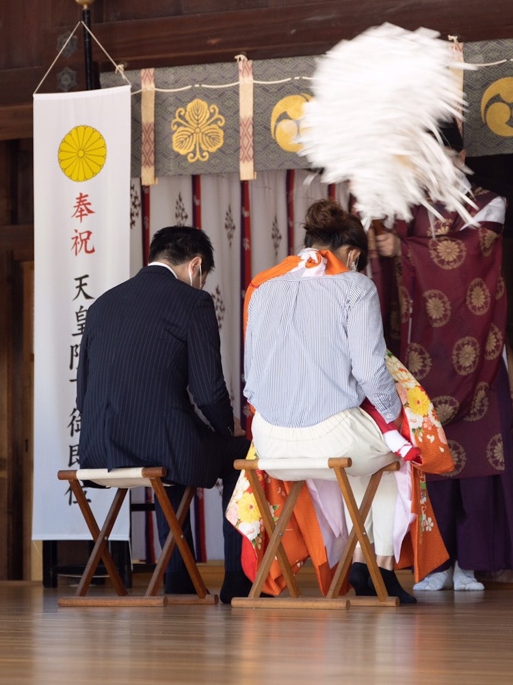 [相片1]這是在福岡縣北九州市惠比壽神社參拜神社。我們希望寶寶健康成長，並在一個月大左右去看望他。即使在那之後，也有很多人會訪問他們生活中的里程碑，例如七五山和成年人。 參觀聖殿是他們中的第一次，第一次向上帝顯