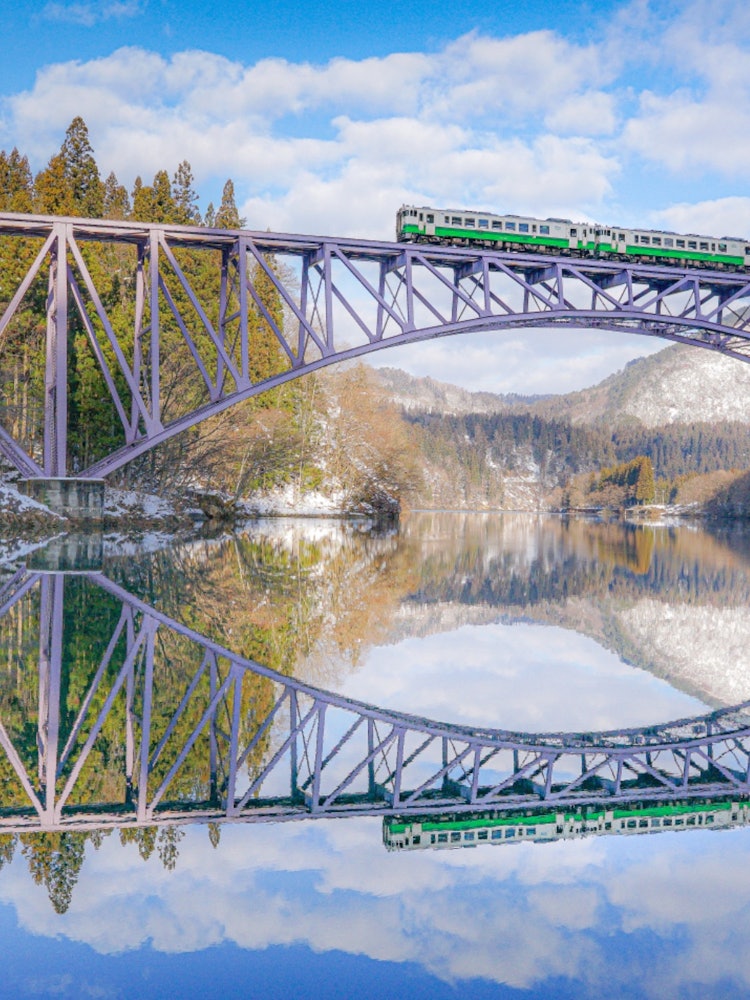 [Image1]The reflection of the Tadami line, it is magical.