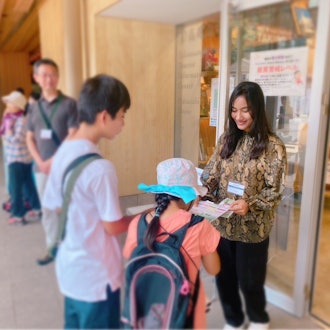 [Image1]Our students are guiding Mt. Takao as international volunteer students. It is a guide mainly for cli