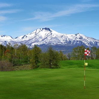 [Image1]At Niseko Village, you can enjoy golf in the midst of magnificent nature.Niseko Village has two golf