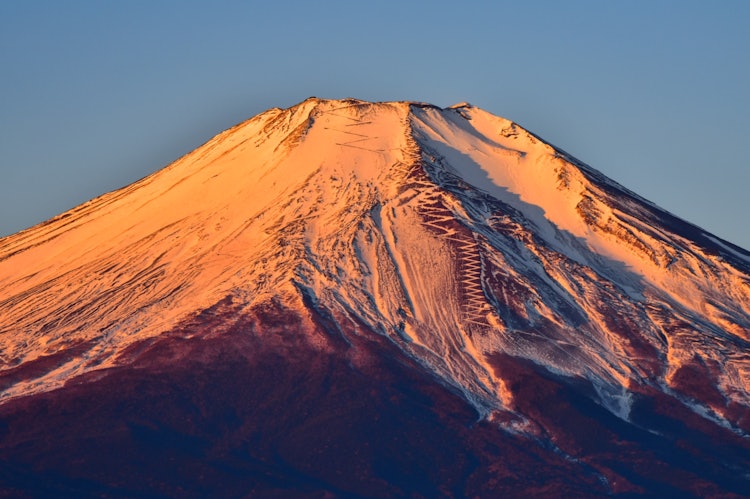 [相片1]冬天從山中湖看到的紅富士山 🗻富士山染成紅色的景色真是極好。您可以拍攝如此強大的照片。我以為只有富士山。（使用長焦鏡頭）