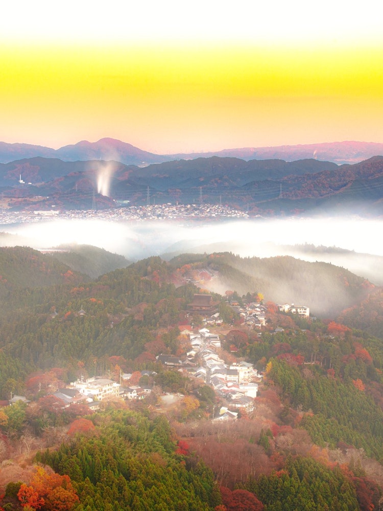 [Image1]Autumn of JapanMount Yoshino at dawnIn Nara
