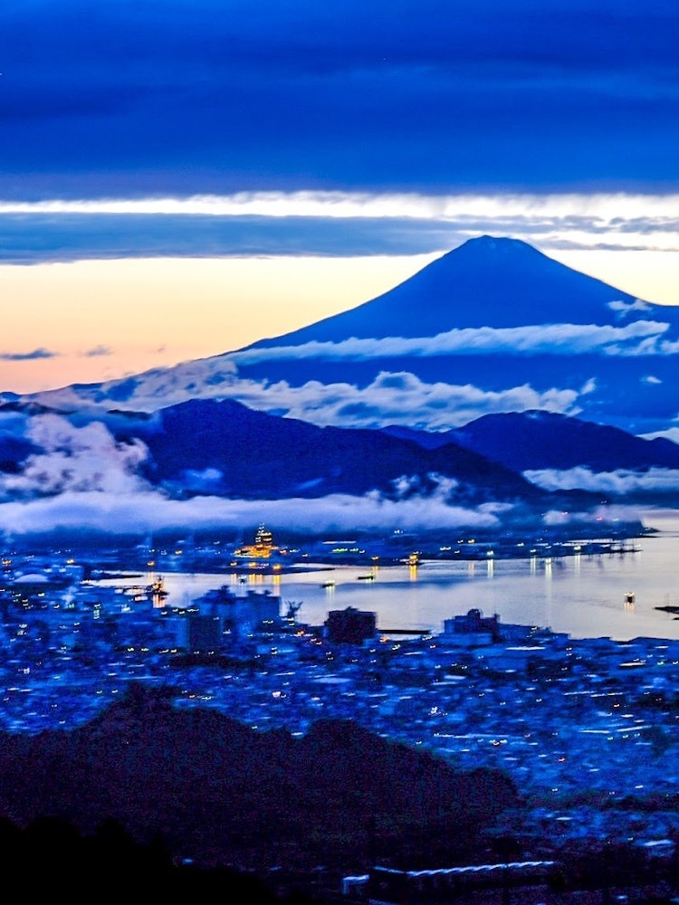 [画像1]雨上がり 日本平 蒼富士の朝