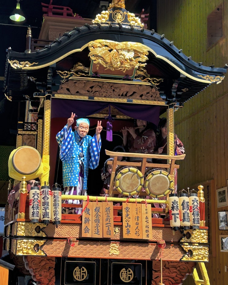 [이미지1]5/3/24 촬영.고에도 쿠라사토에서는 신토미조 1쵸메 에노키카이 바바코 렌의 멤버들이 공연을 시연하고 있었다. ✌️✌️
