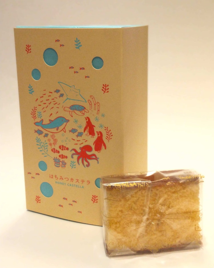 [相片1]水族箱限定包裝很可愛(・∀・)！ Honey Castella酒店”它是一種由國產小麥、雞蛋和甜菜糖製成的高品質卡斯特拉。5件（獨立包裝）900日元（含稅）北海道的水族館只能用 Nyx 處理它。
