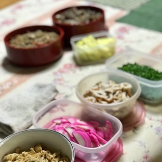 [画像1]香川県の人々は、一年の最後の日には、今でも忘れずにウードンを食べます。