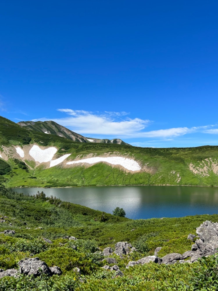 [相片1]北阿尔卑斯山：白马御池群山、白雪皑皑的山谷和蓝天之间的美丽对比