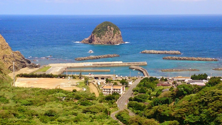 [Image1]Imazato, Yamato Village, Amami Oshima, Kagoshima Prefecture. It is the village at the back of Amami 
