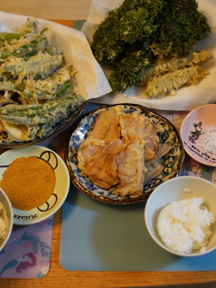 [Image1]Carrot leaf tempura, etc.