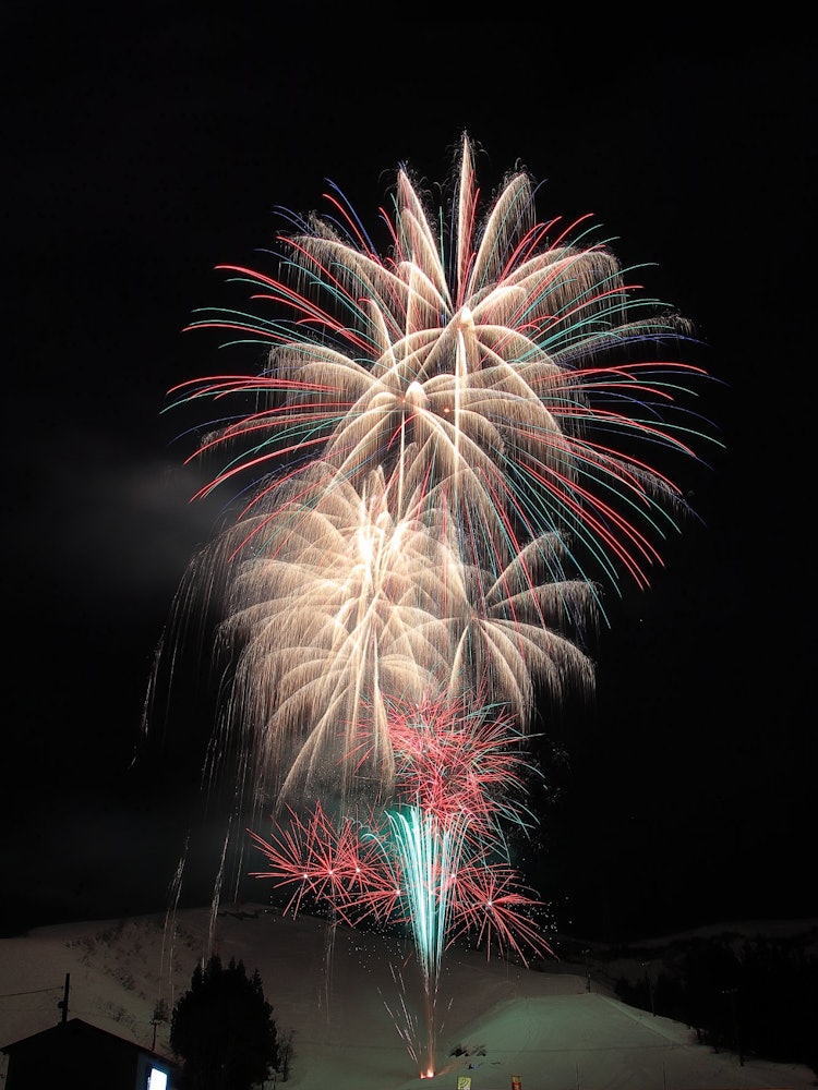 [Image1]Yakushi Ski Carnival fireworks...I don't think I'll be able to go to Suhara next week.Will this be t
