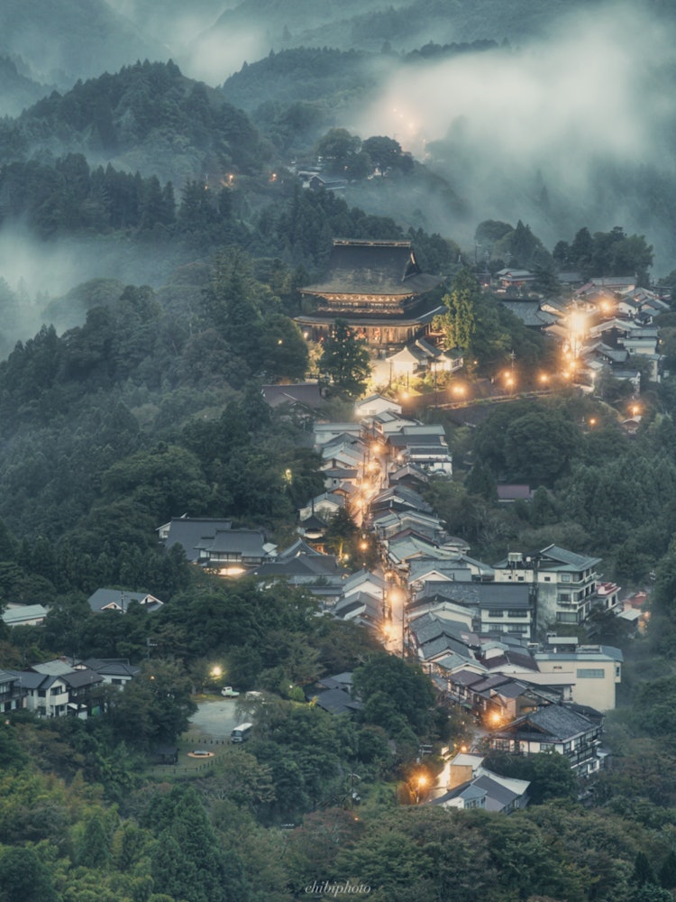 [Image1]Dawn of Mount Yoshino, NaraThe scenery 🇯🇵 of the Japan that can only be seen in the morning with a t