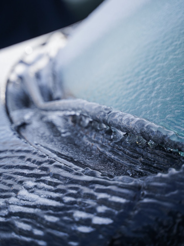 [Image1]Car coated on ice.The power of nature is amazing.