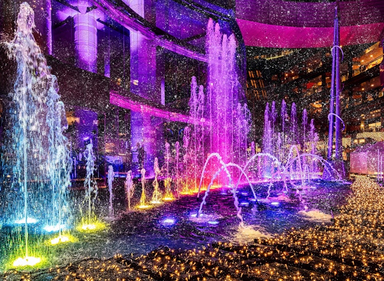[Image1]Tonight is Purple SnowCommercial complex in Fukuoka CityCanal City's lights and fountain illuminatio