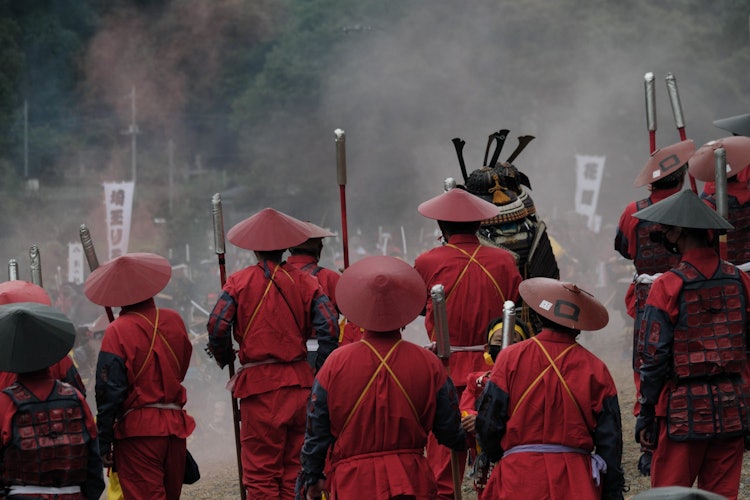 [이미지1]요리이에서 열리는 호조 축제가 계속됩니다.연기가 자욱한 전장에서 전진하는 아시가루 군대