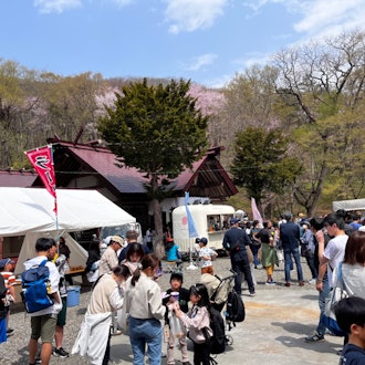[Image2]Shintoku Shrine Mountain DE Spring Festival was a great success.Brass band performances are followed