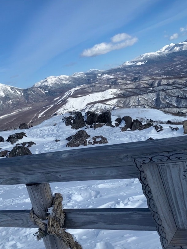 [相片1]当我攀登车山时，我剪掉了被雪掩埋的车山，背景是阿尔卑斯山。